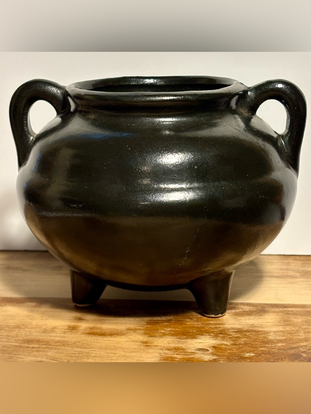Vtg Roseville USA Pottery Black Footed Cauldron Kettle Planter Witch Gothic